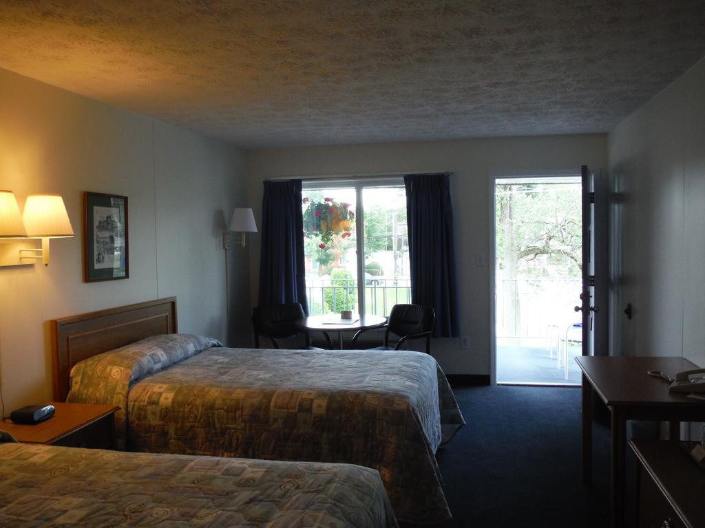 The Springs Motel Saratoga Springs Buitenkant foto