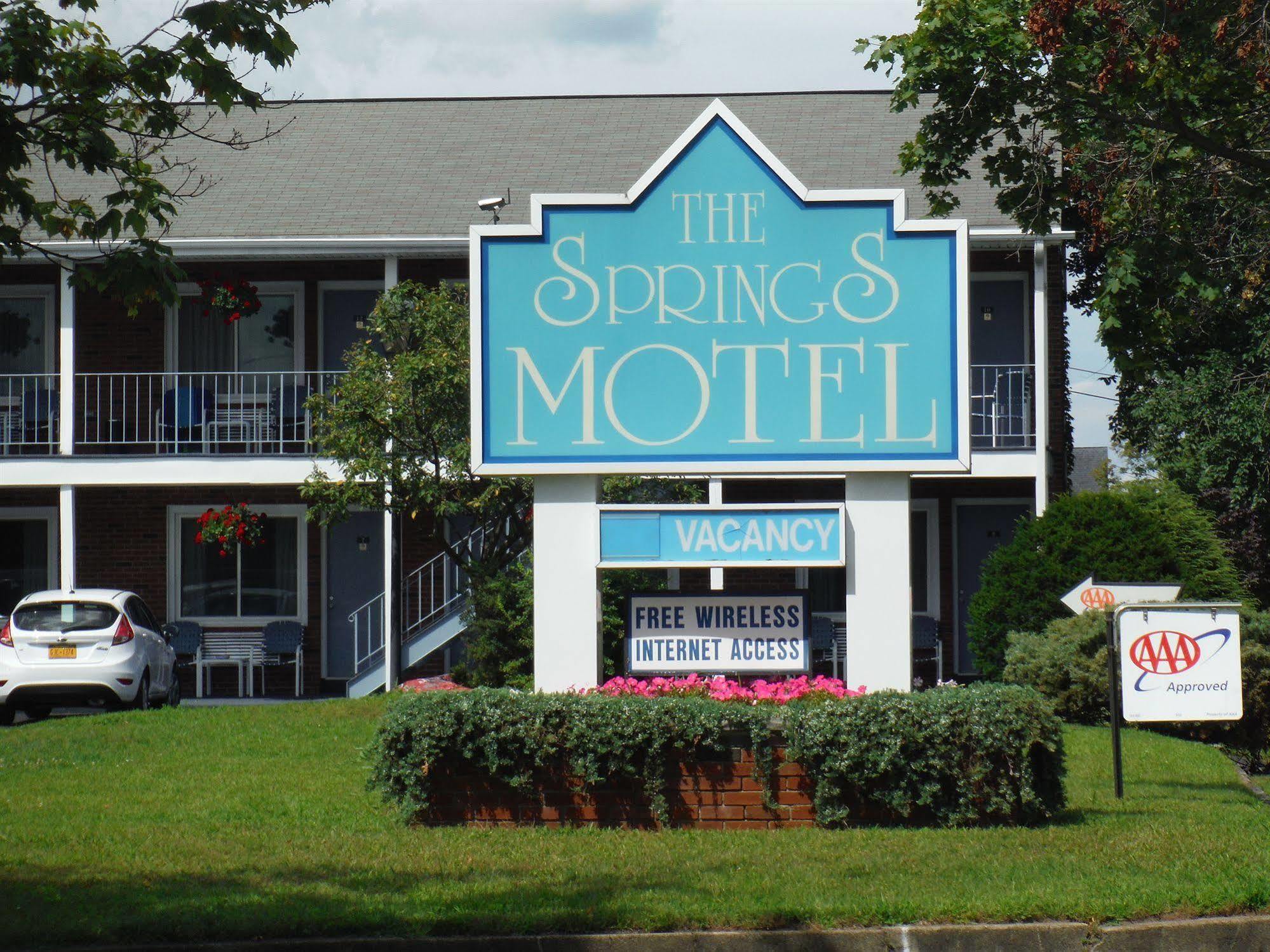 The Springs Motel Saratoga Springs Buitenkant foto