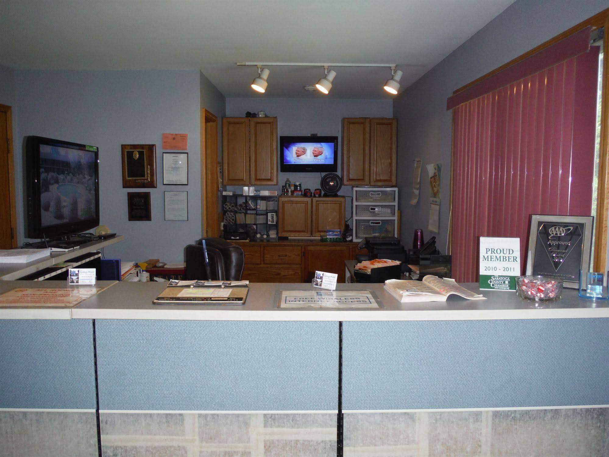 The Springs Motel Saratoga Springs Buitenkant foto