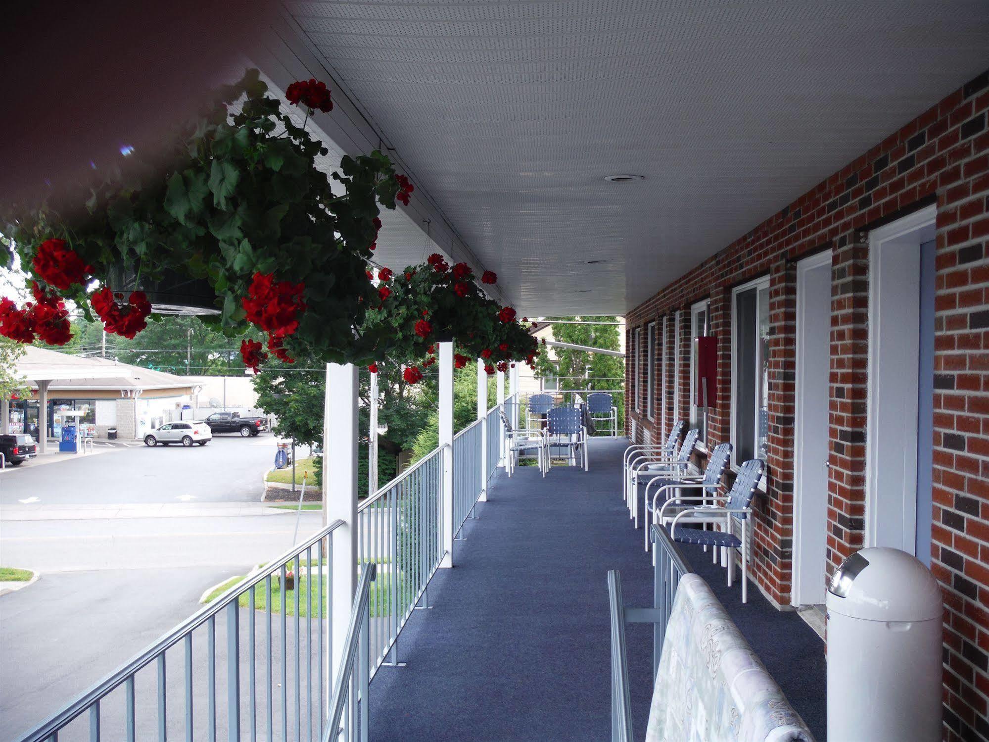 The Springs Motel Saratoga Springs Buitenkant foto