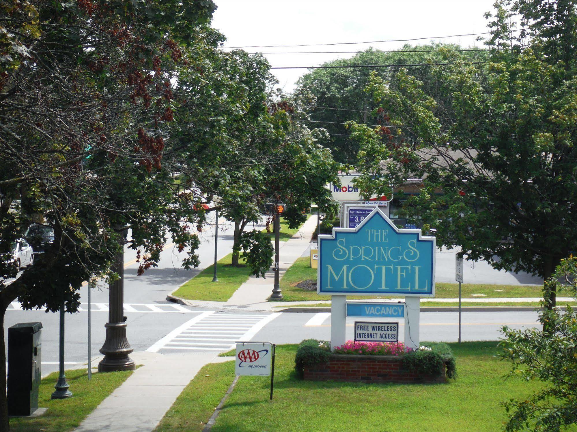 The Springs Motel Saratoga Springs Buitenkant foto