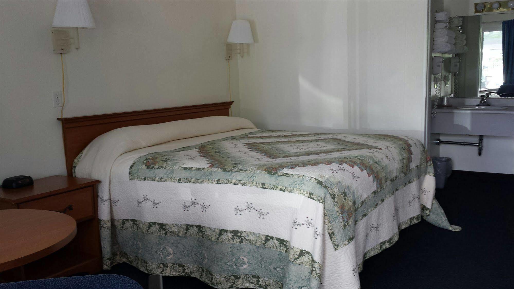 The Springs Motel Saratoga Springs Buitenkant foto